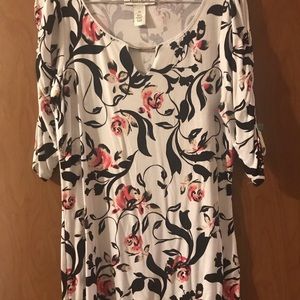 White House Black Market floral top